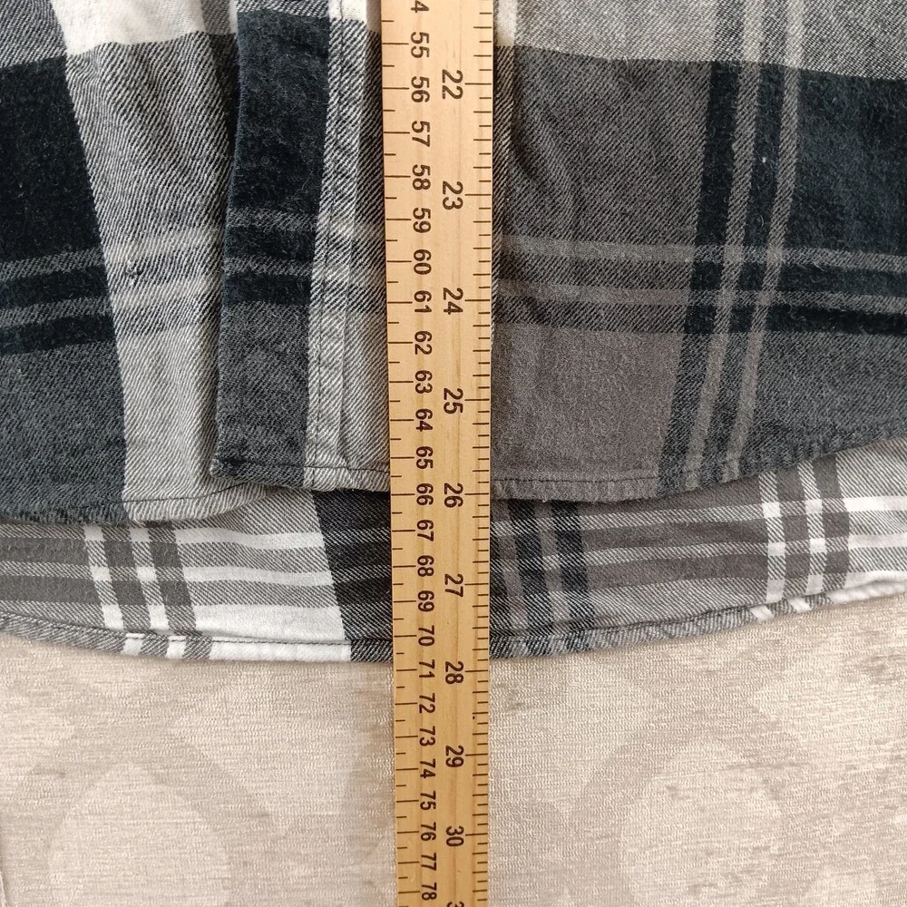 True Religion Shirt Mens Medium Black Gray Plaid Button Up‎ Long Sleeve